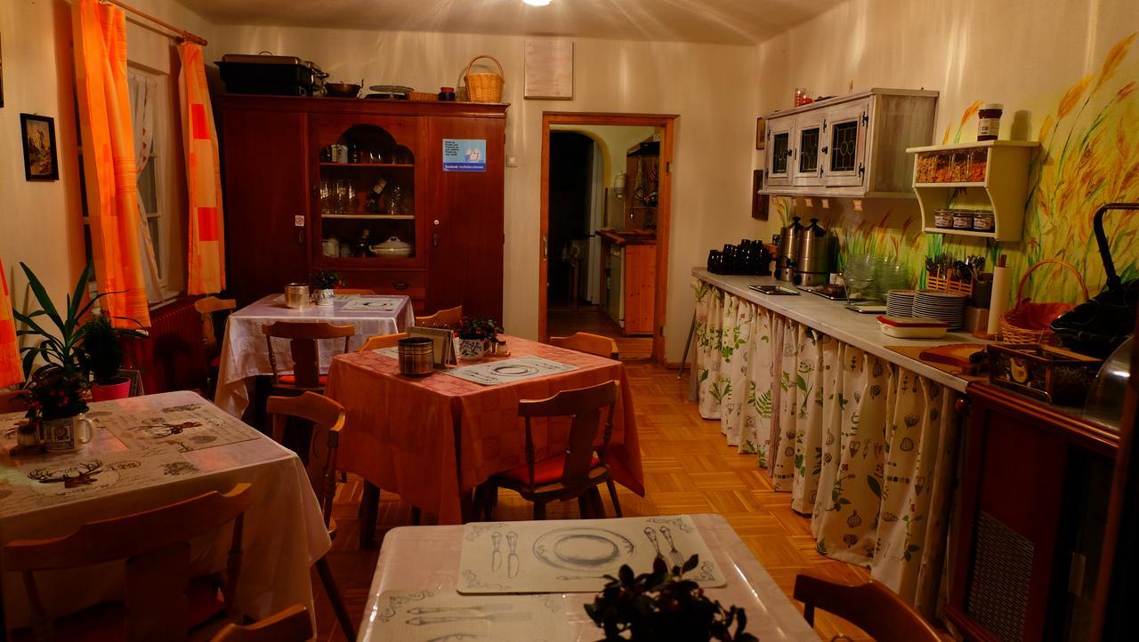 Hostel Weisses Roessl Лойташ Экстерьер фото